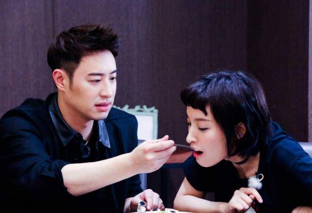 吴昕和潘玮柏什么关系呢：吴昕现在有男朋友吗