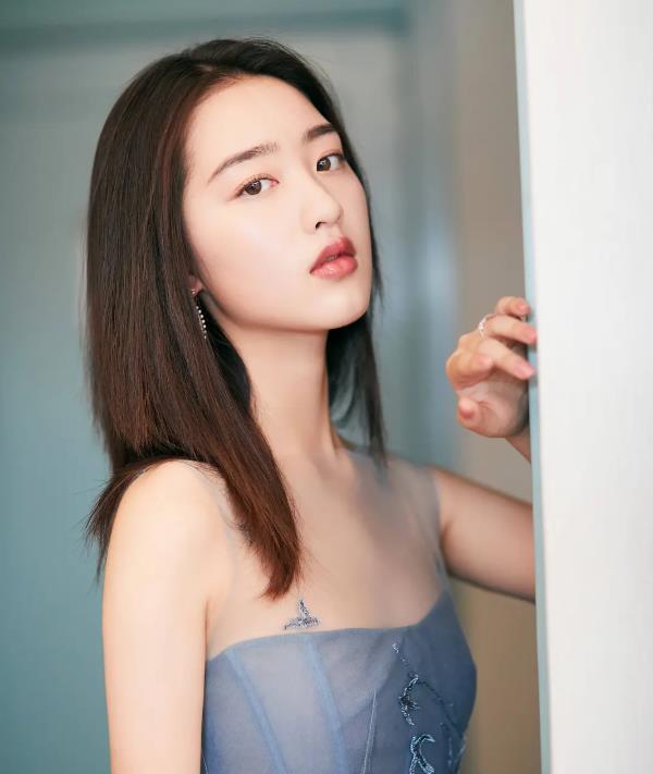 邓恩熙95年还是05年的：邓恩熙为什么叫大公主