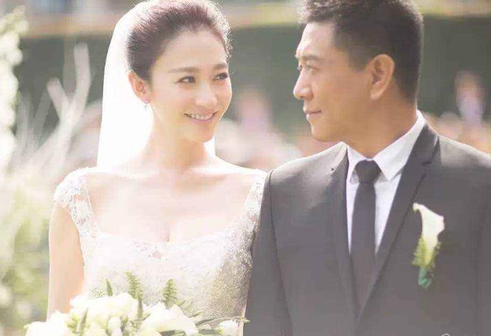 李小冉现在的老公是谁：李小冉和鄢颇为什么分手