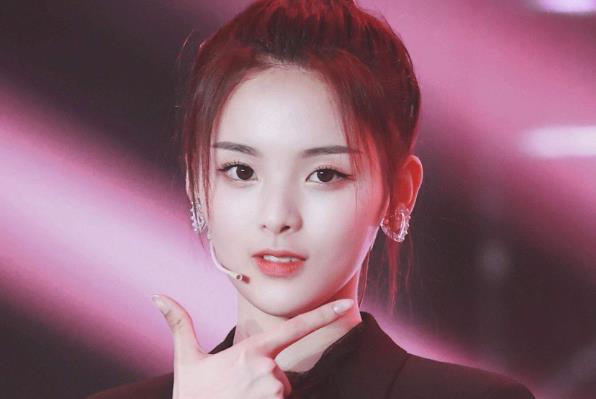 杨超越和许魏洲合作什么剧：杨超越为什么转型演员