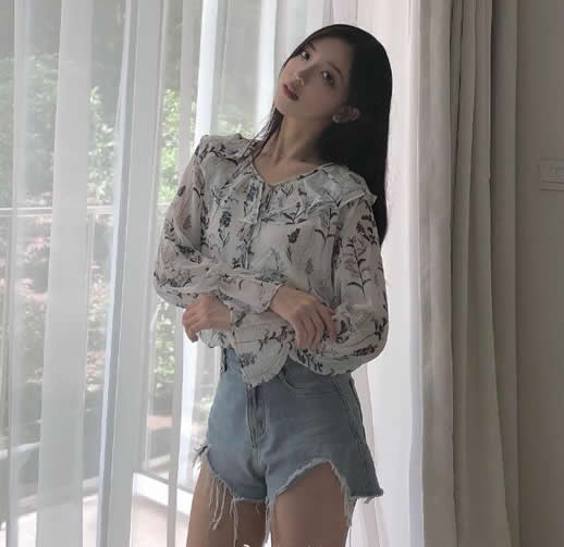 抖音临界十缨资料简介：一大泼临界十缨小姐姐美照