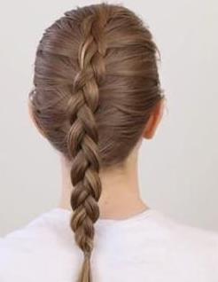 女生披肩卷发怎么扎好看,如何打理披肩卷发 女生披肩卷发怎么扎好看,如何打理披肩卷发