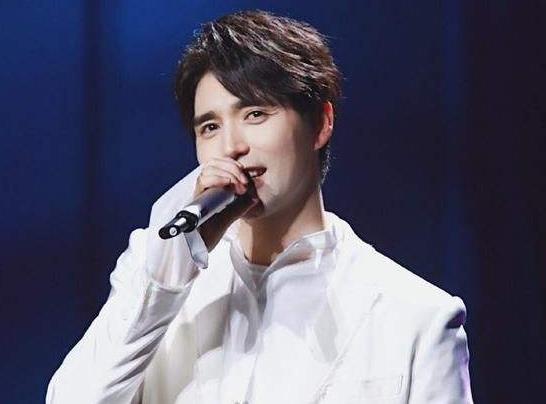 阿云嘎身世是怎么回事：让人心疼的阿云嘎身世揭秘