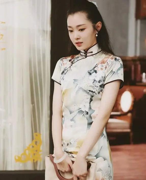 宋轶为什么被叫做小腰精：宋轶旗袍照多好看