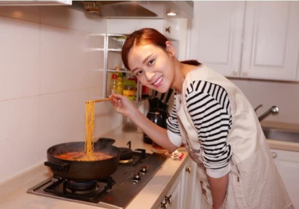 叶一茜娘家做什么的：叶一茜的家境如何