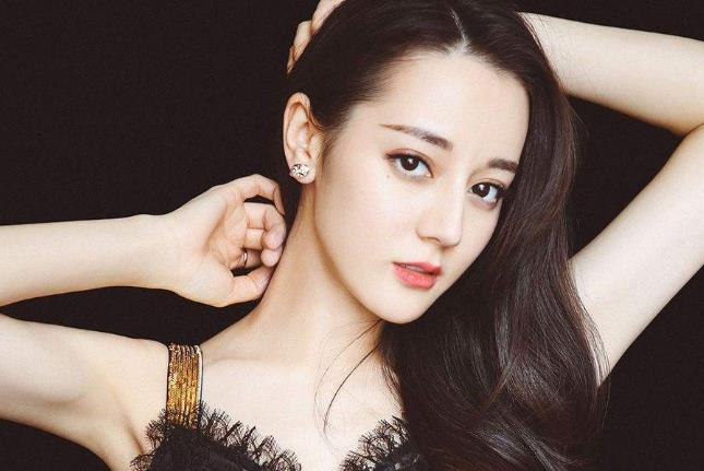 迪丽热巴个人所有资料：迪丽热巴早年经历介绍