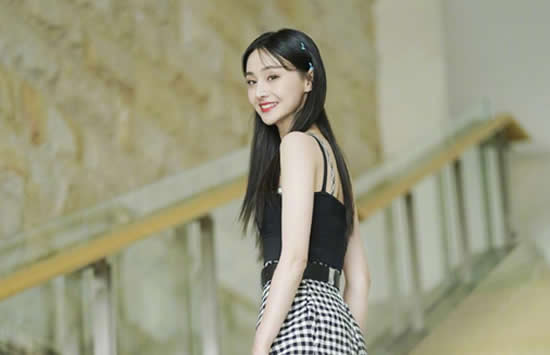 郑爽个人资料简介及最新图片写真介绍