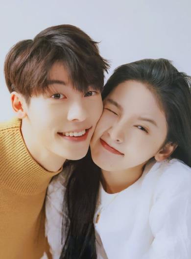 章若楠个人资料及出道经历：章若楠许光汉是什么关系