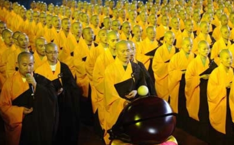 恒传法师：为什么要办法会？经忏是褒义词吗？