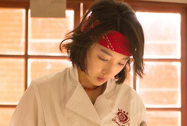 周冬雨的电影资源为什么这么好：周冬雨在电影圈的地位如何