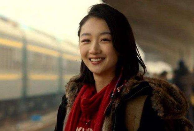 周冬雨的电影资源为什么这么好：周冬雨在电影圈的地位如何