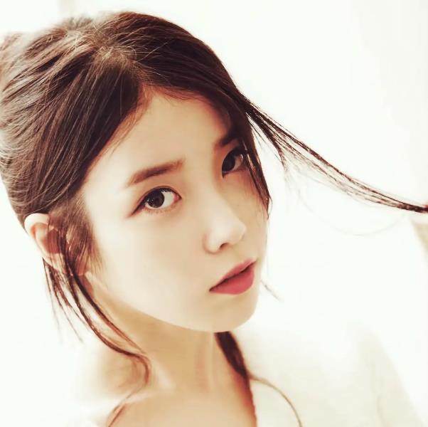 李知恩八卦及最美照片