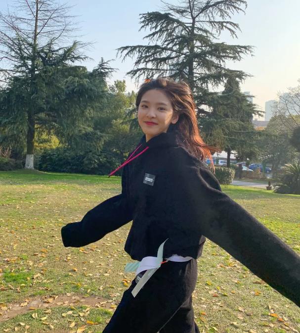 章若楠高清壁纸：章若楠高清图片集锦