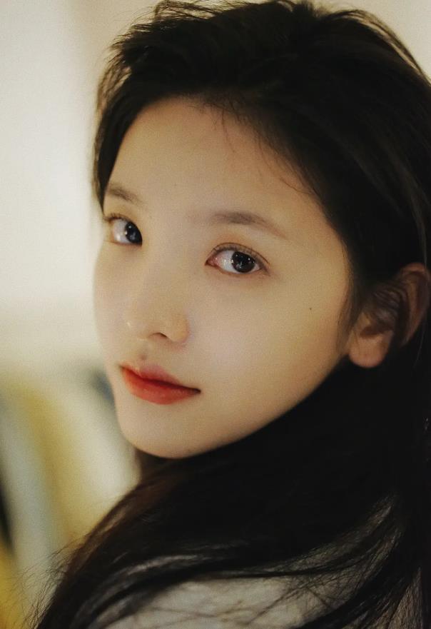 章若楠高清壁纸：章若楠高清图片集锦