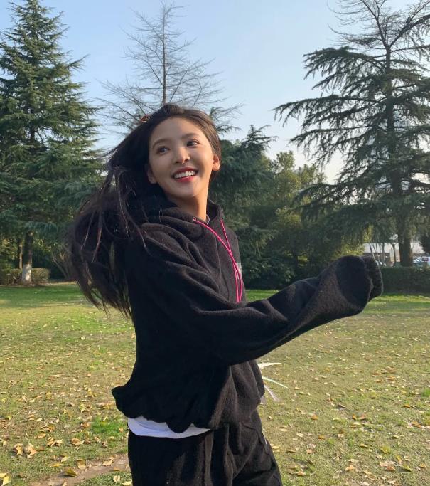 章若楠高清壁纸：章若楠高清图片集锦