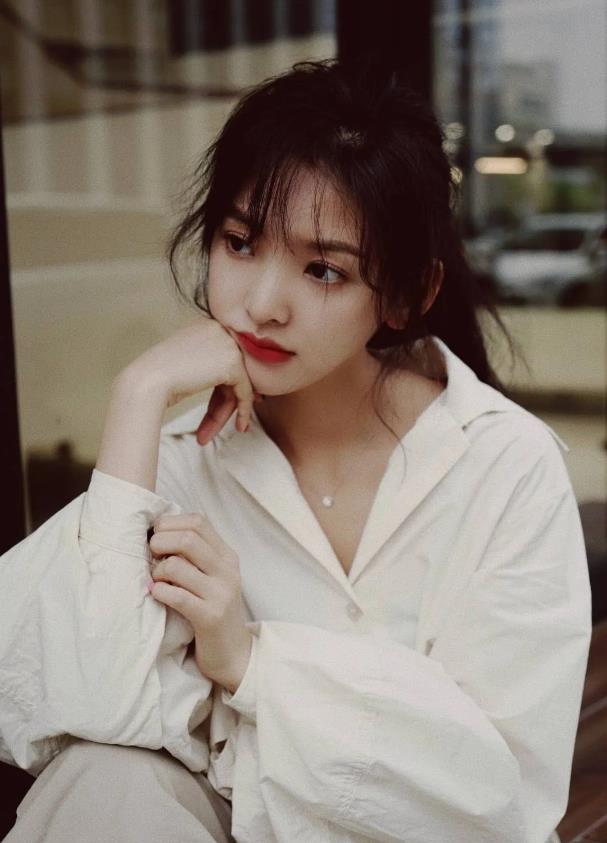 章若楠高清壁纸：章若楠高清图片集锦