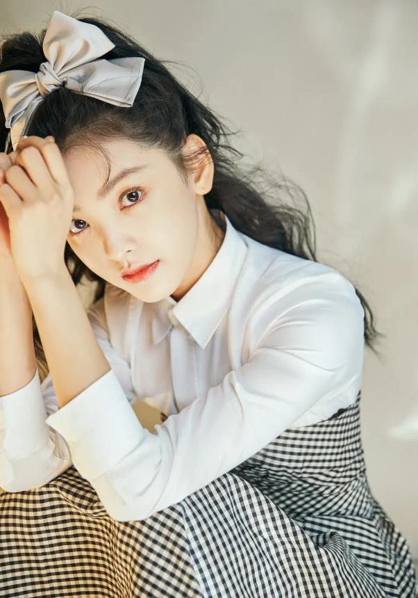 章若楠高清壁纸：章若楠高清图片集锦