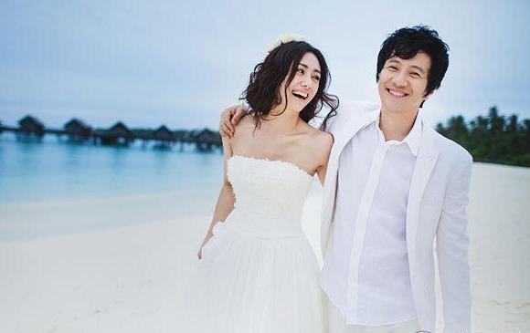 郑钧刘芸怎么在一起的？郑钧大刘芸几岁