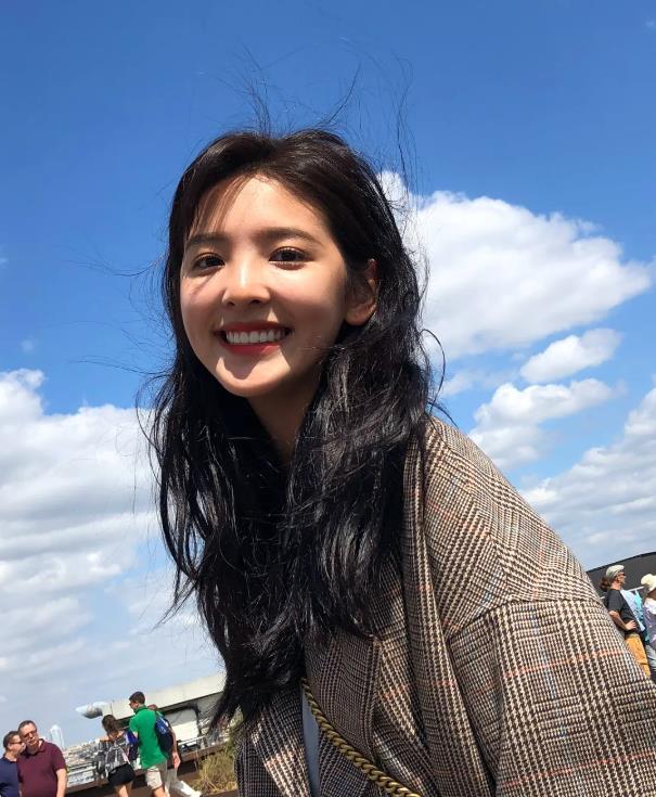 章若楠高清壁纸：章若楠高清图片集锦