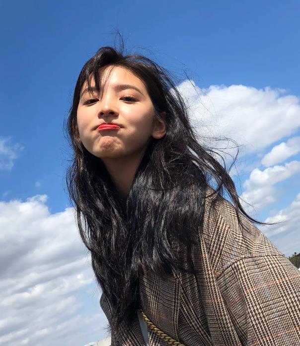 章若楠高清壁纸：章若楠高清图片集锦