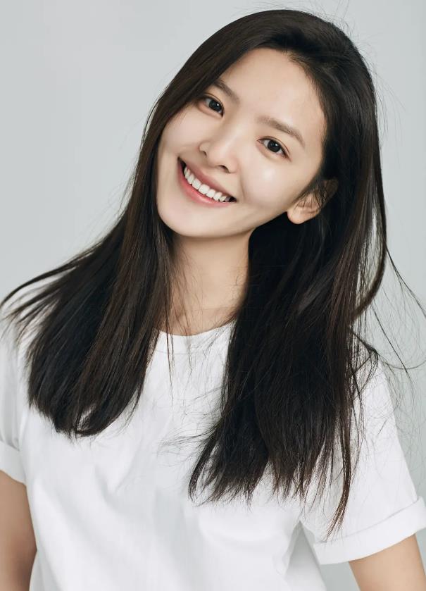 章若楠高清壁纸：章若楠高清图片集锦