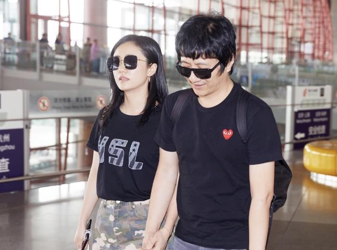 郑钧刘芸怎么在一起的？郑钧大刘芸几岁