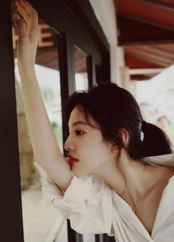 章若楠高清壁纸：章若楠高清图片集锦