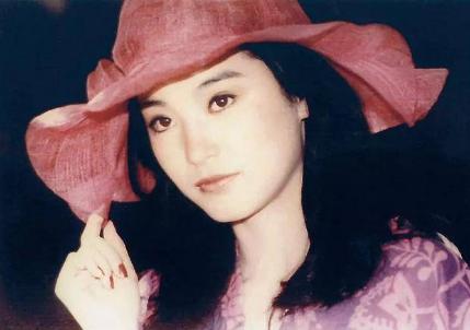 为什么说林青霞漂亮？林青霞结过几次婚