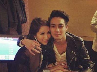 萧亚轩前男友有多少个