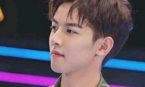 周峻纬妻子照片资料：周峻纬英年早婚是什么梗