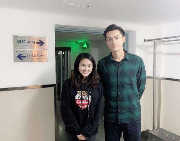 胡歌现在的女朋友是谁：胡歌陈若琳是不是真的恋爱了