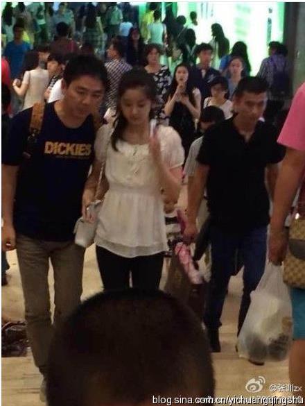 刘强东章泽天差几岁：两人是怎么认识的？