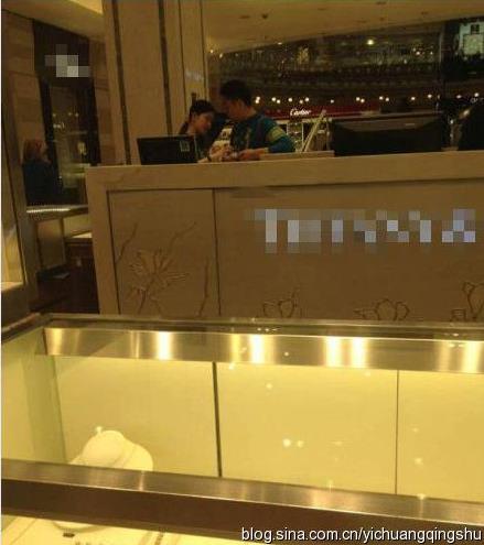 刘强东章泽天差几岁：两人是怎么认识的？