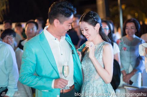 刘强东章泽天差几岁：两人是怎么认识的？