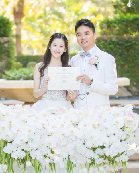 刘强东章泽天差几岁：两人是怎么认识的？