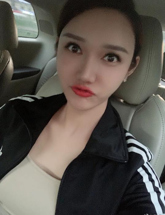 主持人龙洋个人资料简介：主持人龙洋性感照及老公是谁