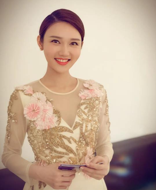 主持人龙洋个人资料简介：主持人龙洋性感照及老公是谁