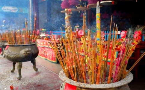 什么时间去寺庙合适？须知什么？佛教朝拜日期一览表