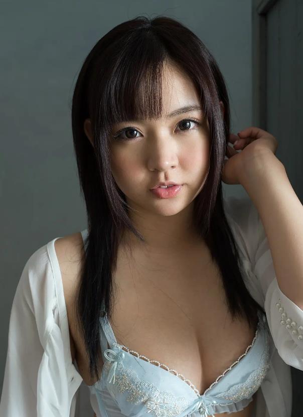 彩乃奈奈资料照片：彩乃奈奈性感剧照大全