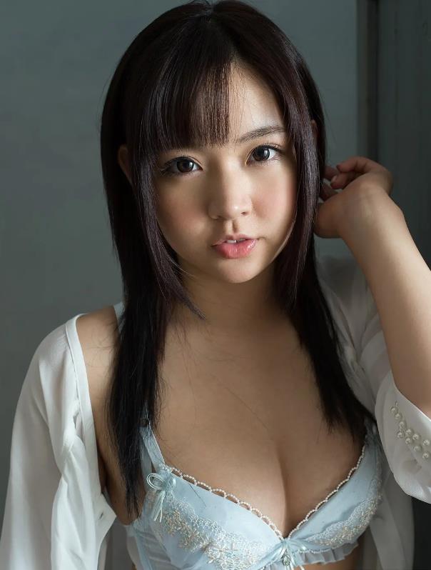 日本av女You彩乃奈奈个人资料及性感照片