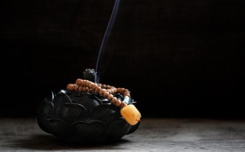 遇到违缘障碍怎么办？修行施食法门远离障碍