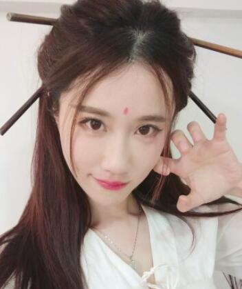 轩子的晴天黑料爆出 冯提莫阿冷身陷陪睡门是真的吗