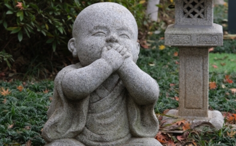 能弘法师：过午不食是什么意思？过午不食的好处