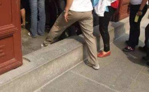 为什么去寺院不能踩门槛? 为什么去寺院不能踩门槛?
