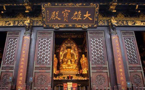 星云大师：佛像背后的佛龛代表什么意义？