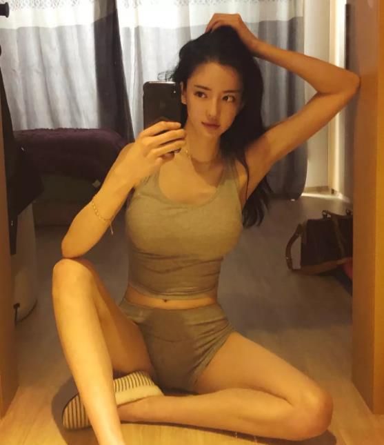 韩国花蛇潘十亿图片简介