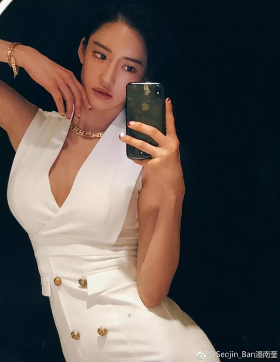 韩国花蛇潘十亿图片简介