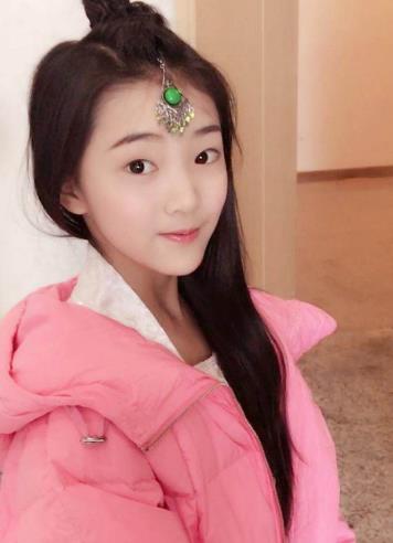 陶奕希是谁？亭亭玉立的陶奕希，再次美出新高度（图）