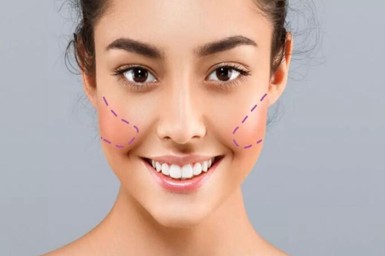 1546590562665269.jpg 圆脸妹子怎么打腮红?这种画法显脸小还自然清透