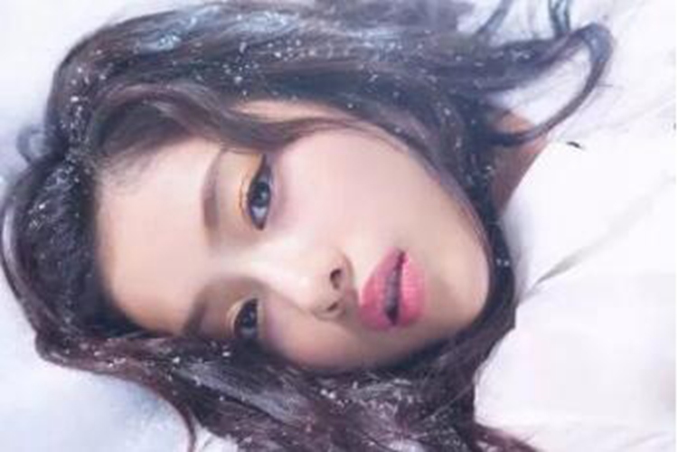 1546590594999571.jpg 圆脸妹子怎么打腮红?这种画法显脸小还自然清透